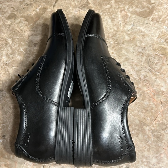 Clark’s men shoe,Tilden Cap toe,Oxford,black leather,classy,event,office 7.5 “ W - Picture 11 of 15